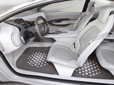 Kia Motors debuts ‘Ray’ plug-in hybrid concept in Chicago