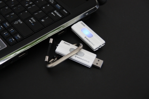 “철통보안 USB 나왔다”…신명디지탈, 국내최초 H/W 방식 보안USB 메모리 출시