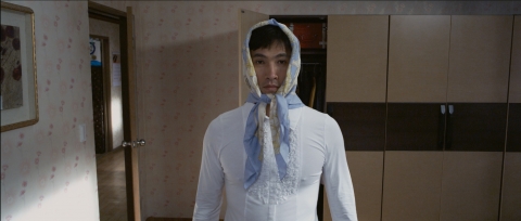 ‘반가운 살인자’ 카리스마 유오성 깜짝 여장 변신