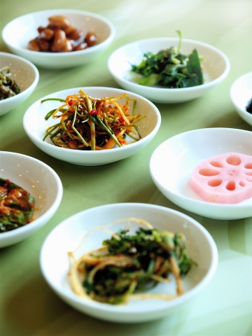 인터컨티넨탈 호텔 서울, 봄나물 뷔페 & 요리 선보여