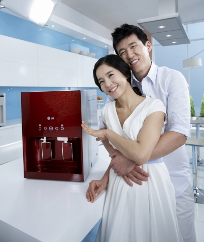 LG 헬스케어 정수기, 션-정혜영 부부 신규 모델로 발탁