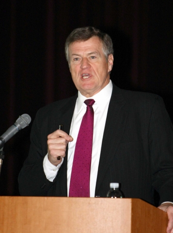 현대기아자동차(회장 정몽구)는 9일 서울 양재동 본사에서 아드리안 런드(Adrian Lund) 미국 고속도로안전보험협회(IIHS, Insurance Institute for Hig