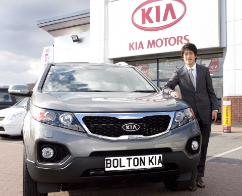 프리미어리거 이청용 선수, 기아차 쏘렌토R 탄다