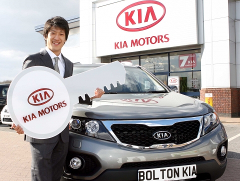 프리미어리거 이청용 선수, 기아차 쏘렌토R 탄다