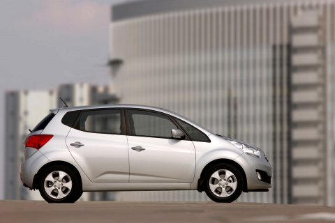 Kia Venga wins red dot design award