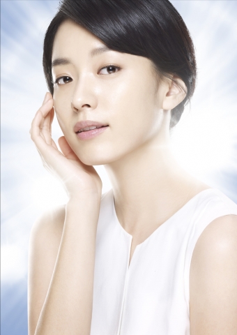 “2010 미백 시장의 메가 트렌드는 자체발광 피부”