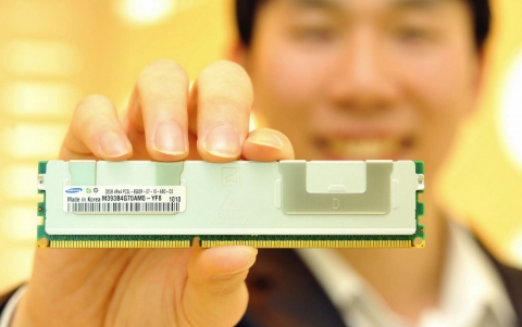 Samsung First to Begin Shipping 40nm-class, 32-Gigabyte Memory Module for Server Applications