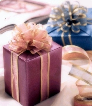 화이트데이에 여자들이 받고 싶은 선물은 가격이 비싼 선물보다는 정성이 들어간 선물이다.