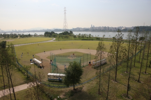 서울시, 4.17일(토) 천연잔디와 한강 경관 어우러진 ‘난지한강공원 야구장’ 개장