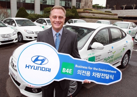 『제4차 환경을 위한 글로벌기업 정상회의(B4E)』주관사인 ‘글로벌 이니셔티브(Global Initiative)’ CEO 토니 고어레이(Tony Gourlay)씨가 행사 의전 차량