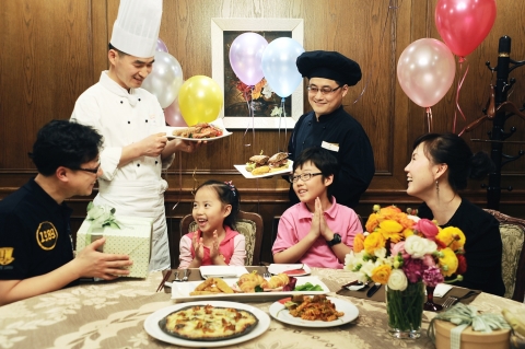 임피리얼 팰리스 호텔, 가정의 달 프로모션