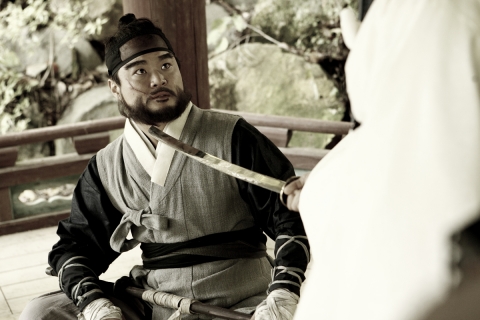 ‘왕의 남자’ 무식한 광대놈들 VS ‘구르믈’ 무개념 양반님들