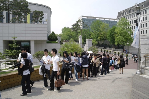 인문계·자연계 대입 논술 지도로 유명한 대치동 신우성학원(02-3452-2210, www.shinwoosung.com)에서는 2011학년도 대입 모집요강에 따른 &#039;수시 논술 준비 전략&#039;을 공개한다. 신우성논술학원에서는 수시 논술반을 상설 운영 중이다. 또 석가탄신일 3일 연휴와 지방선거일에 고3 인문계 자연계 논술캠프를 연다.