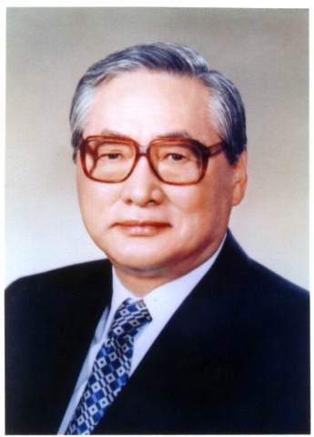 정원식 유한재단 이사장