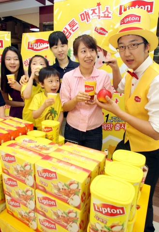 립톤, 아이스티 믹스 마술쇼 실시