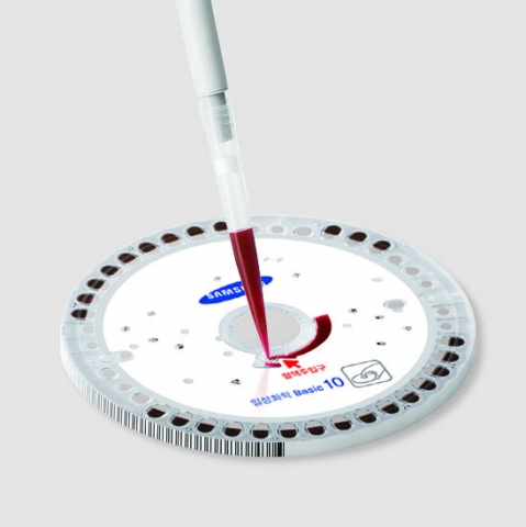 혈액검사기 제품 이미지 (모델명 IVD-A10A)