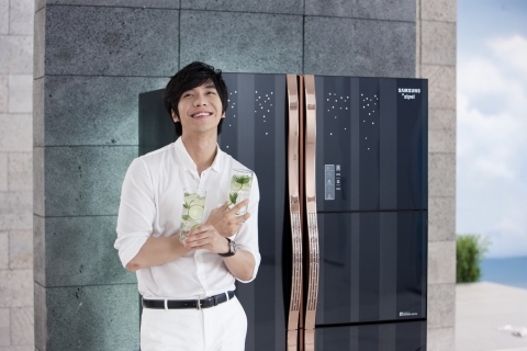 이승기, 화보 같은 삼성지펠 마시모주끼 CF 컷 ‘눈길’