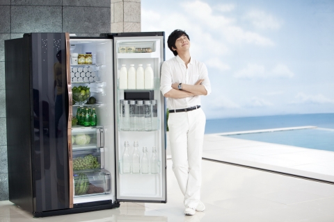 이승기, 화보 같은 삼성지펠 마시모주끼 CF 컷 ‘눈길’