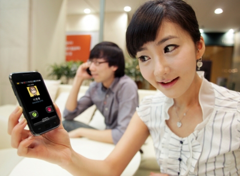 「3D Avatar Maker」로 만든 아바타를 전화번호부 아이콘으로 설정하면 전화를 걸고 받을 때 전화번호, 이름과 함께 내 화면에 아바타가 표시된다.
