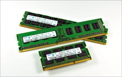 삼성전자가 이달 양산에 들어간 30나노급 2Gb DDR3 D램으로 만든 서버용(RDIMM), 데스크톱 PC(UDIMM), 노트북(SoDIMM)용 메모리 제품