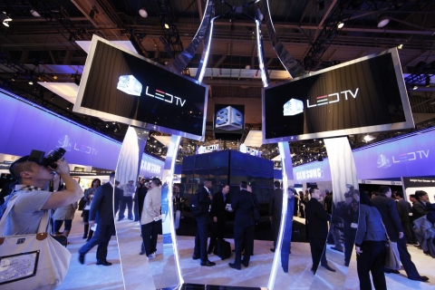 3D LED TV와 3D 큐브