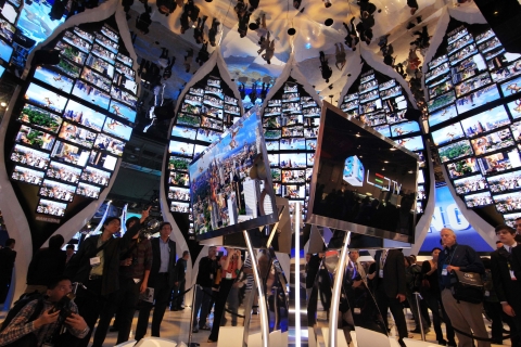 LED TV 모뉴먼트와 3D LED TV