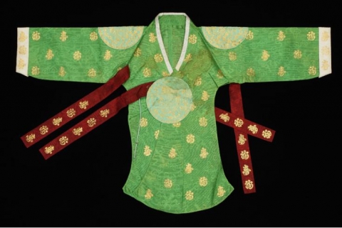덕혜옹주가 착용한 당의, 문항라(紋亢羅), 20세기, 길이 97.5cm, 폭 21.8cm, 허리 73×6cm 이 당의는 덕혜옹주가 돌 때 입었을 것으로 추정함
