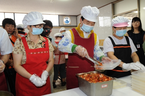 강운태 시장, 방학중 아동급식 현장 점검