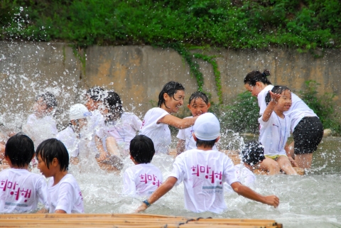 2010 하나투어 희망여행 프로젝트…신나는 외갓집 체험을 위해 ‘하나’로 뭉쳤다