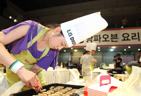 지난 29일 삼성동 섬유센터빌딩에서 제3회 ‘LG 글로벌 아마추어 요리 대회(LG Life Tastes Good Championship)’ 한국대표 선발전이 열렸다. 참가자들이 자