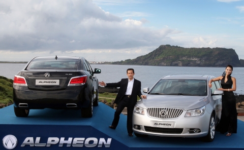 GM Daewoo Introduces Alpheon, First-Ever Luxury Upper-Midsize Sedan