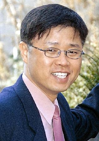 성공자치연구소는 산하 전임교수들의 자질향상을 위해 분기별로 명강사워크숍을 실시해오고 있다.
사진2정문섭 소장
