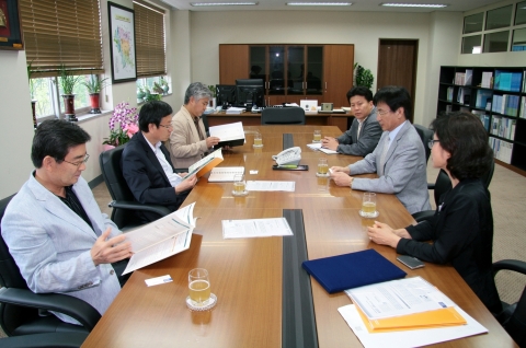 26일, 충남발전연구원과 한국사회과학데이터센터 간 협정식 모습