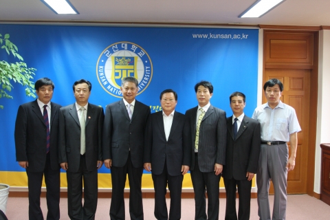 중국 하북체육학원 순반쥔 원장, 협의서 체결 위해  군산대 채정룡총장 예방