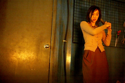 ‘심야의 FM’ 수애, 단아함을 벗고 강렬한 카리스마 대변신