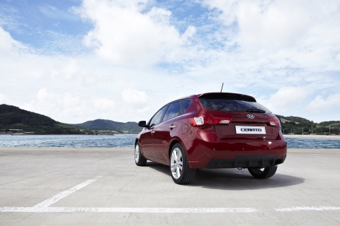 Kia adds stylish new Cerato (Forte) 5-door hatchback