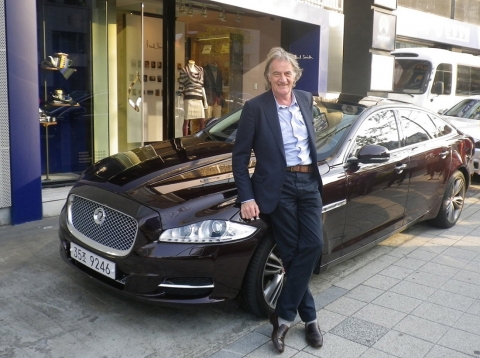 세계적인 패션 디자이너 폴 스미스(Paul Smith), 재규어 올 뉴 XJ와 함께 서울을 누비다