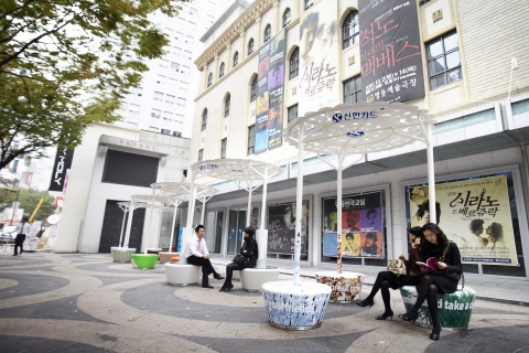 신한카드, 명동예술극장과 남산N타워에 브랜드존 구축
