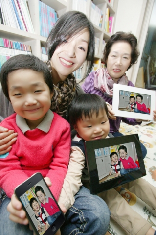 KT, 국내 최초 3G 모듈 탑재 디지털액자 서비스 ‘쇼 포토박스’ 런칭
