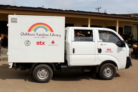 오두퐁크페 학교를 거점으로 가나 시골 지역 24개 학교를 순회하며 도서 대출 서비스를 제공할 STX 이동어린이도서관