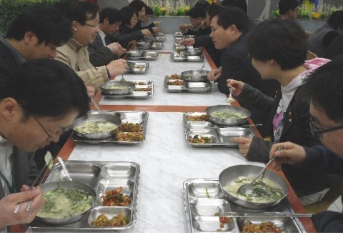 대구시청, 매월 2회 직원 구내식당에서 쌀소비 촉진을 위한 식단운영