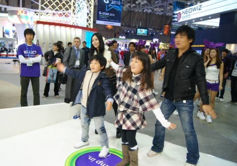 지스타 ‘Xbox 360 키넥트관’ 체감형 부스로 단연 인기