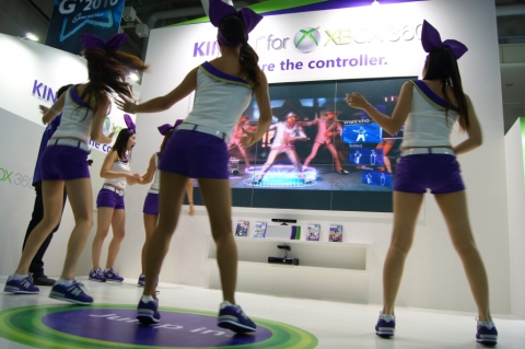 지스타 ‘Xbox 360 키넥트관’ 체감형 부스로 단연 인기