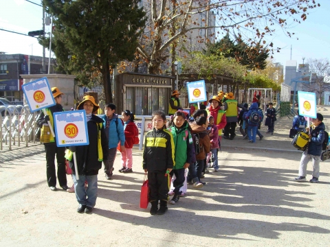 부천시, 등하굣길 어린이 안전위해 ‘워킹스쿨버스’ 운영