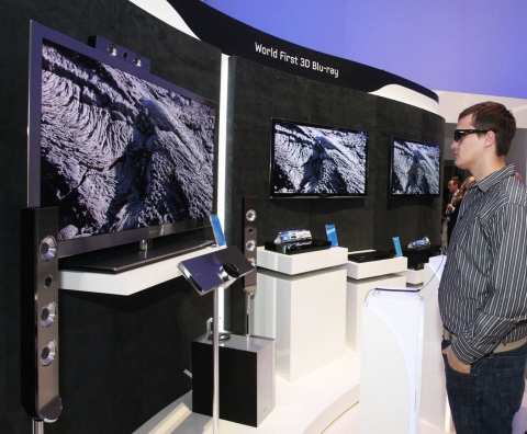 삼성전자 블루레이 플레이어가 제품력과 디자인력을 바탕으로 북미•유럽의 선진시장은 물론 중남미•CIS 등 성장시장도 제패하며 세계 시장을 호령하고 있다. 삼성전자 블루레이 플레이어가