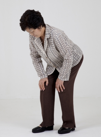 여성 노인 2명 중 1명이 앓고 있는 ‘골관절염’