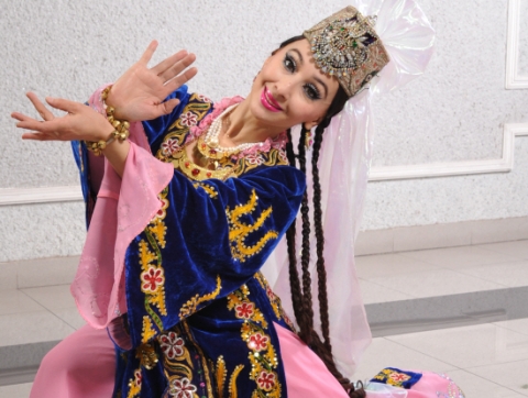 우즈베키스탄의 니지나 니그마토바 명인