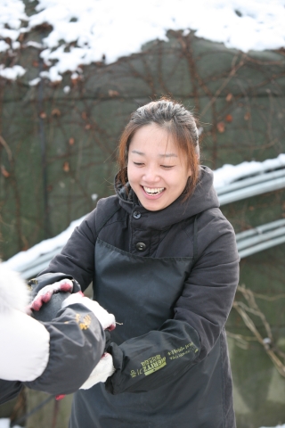 연탄으로 지핀 사랑의 불꽃…의왕시 청계동에 사랑의 연탄 전달
