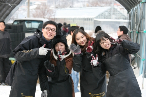 연탄으로 지핀 사랑의 불꽃…의왕시 청계동에 사랑의 연탄 전달
