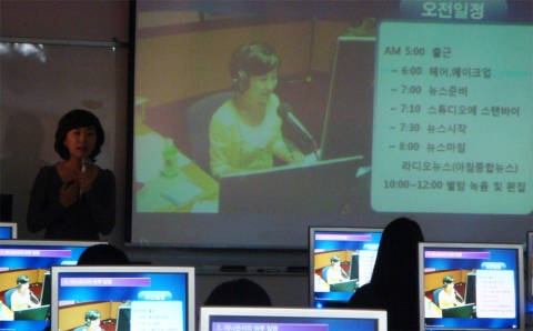 여고생, 아나운서의 매력에 빠지다…봄온, 여고생 대상 ‘아나운서의 세계’ 특강